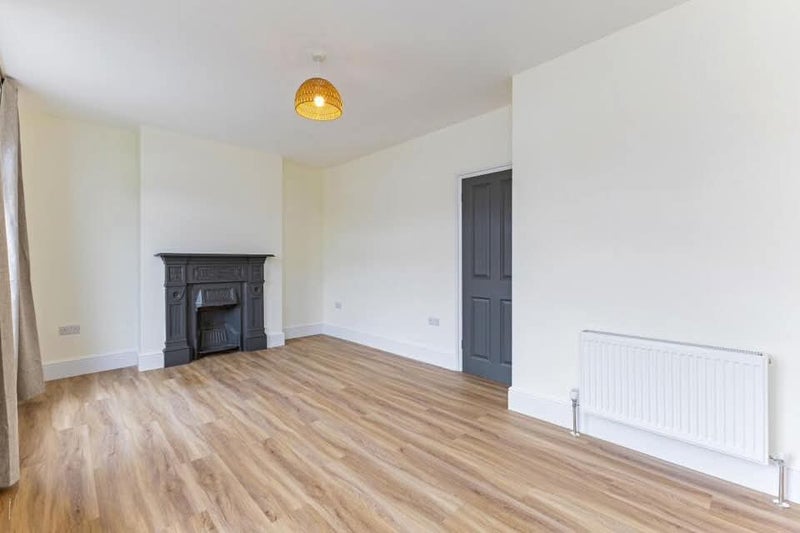 Room Nevett Street in Preston
