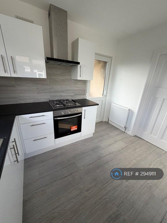 Flat Locket Road in Greater London