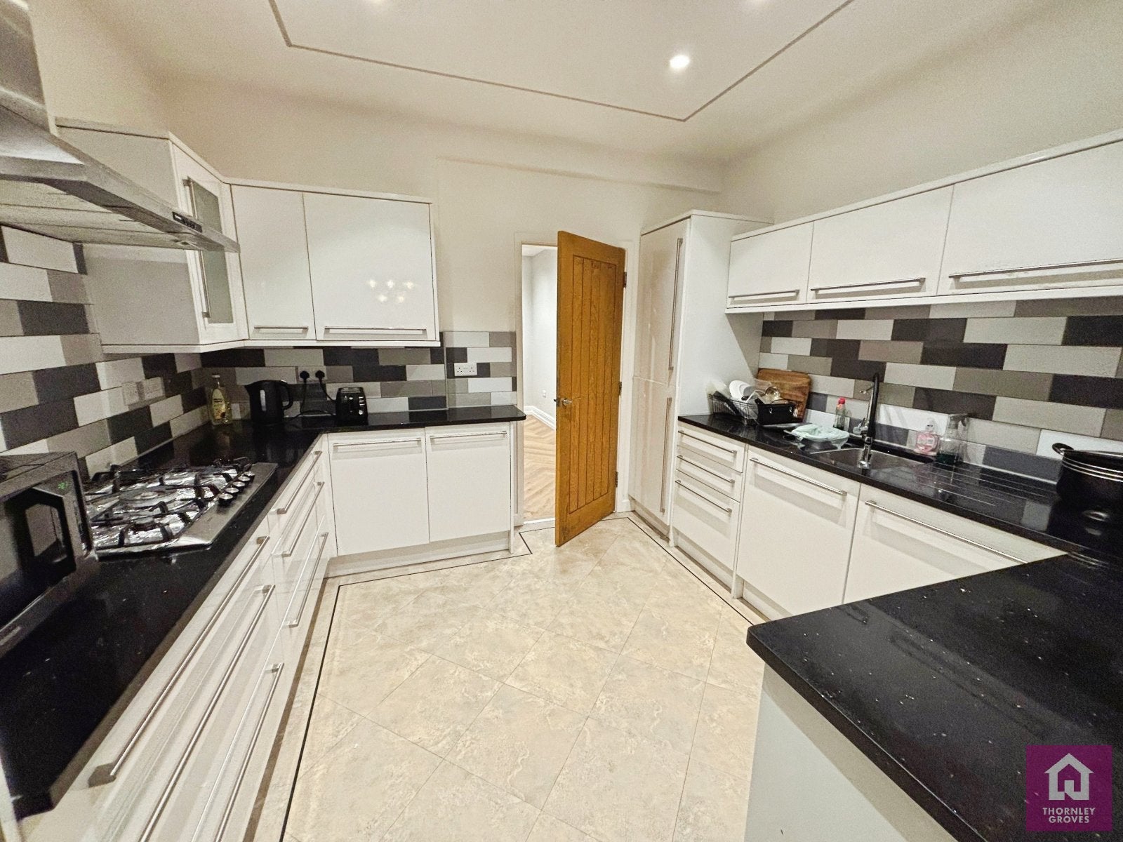 Room Ruabon Road in Manchester