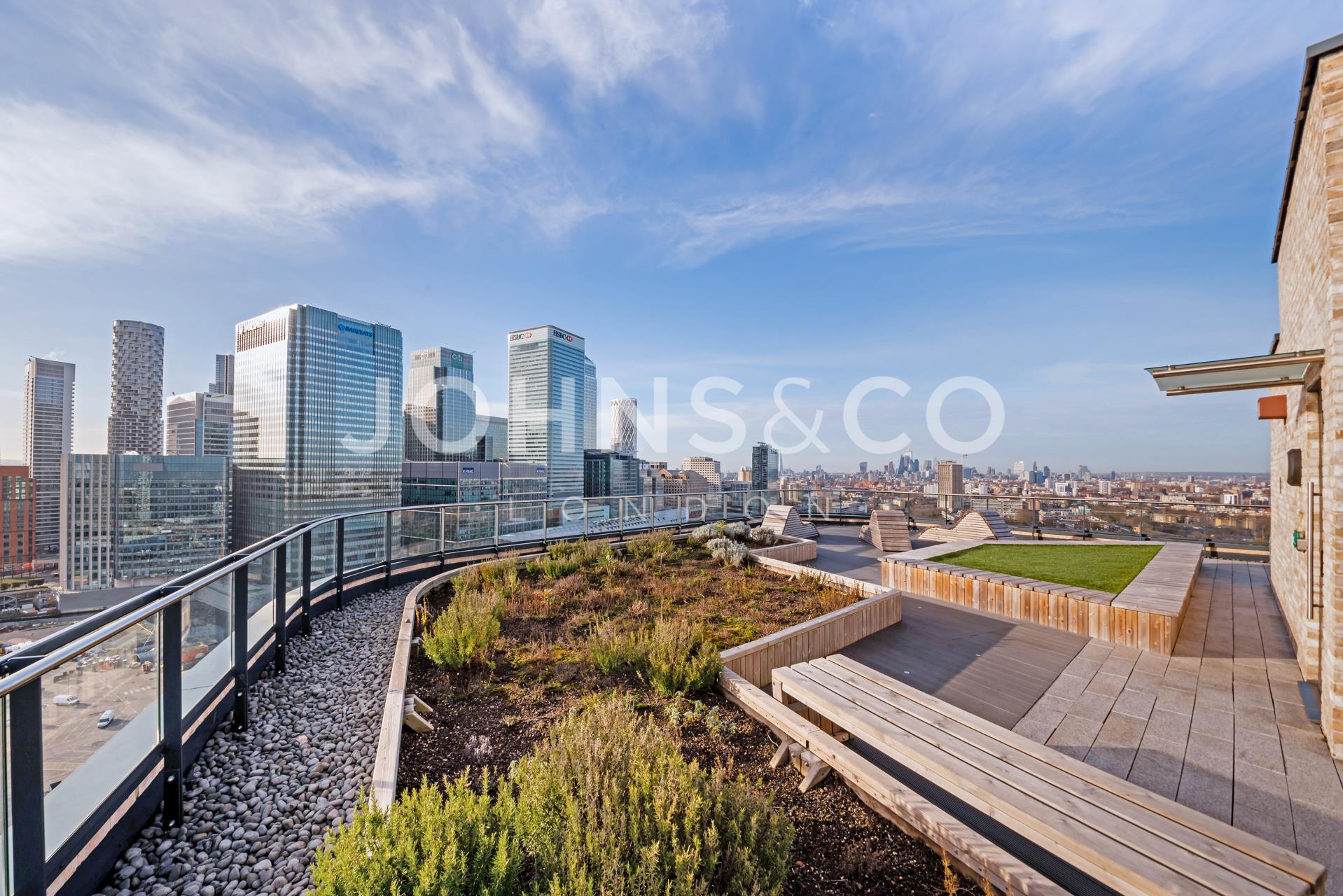 Flat Prestons Road in Greater London