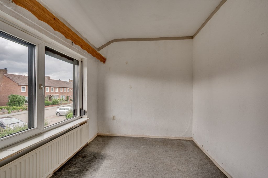 Twee-onder-één-kap te koop: Oude Baan 17, Reuver