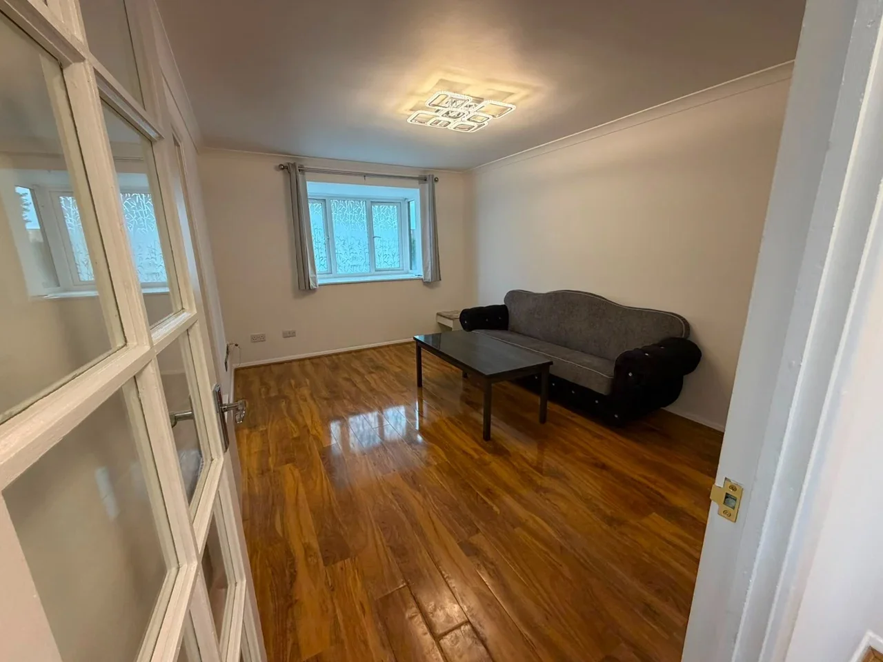 Flat Scammell Way in Watford