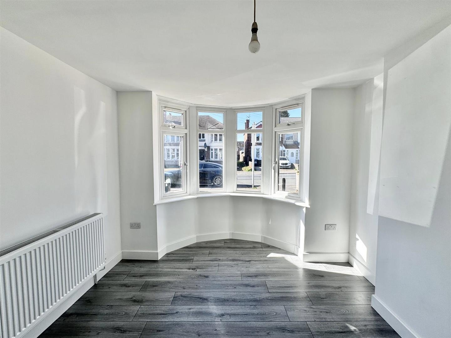 Flat Cheveral Avenue in Coventry