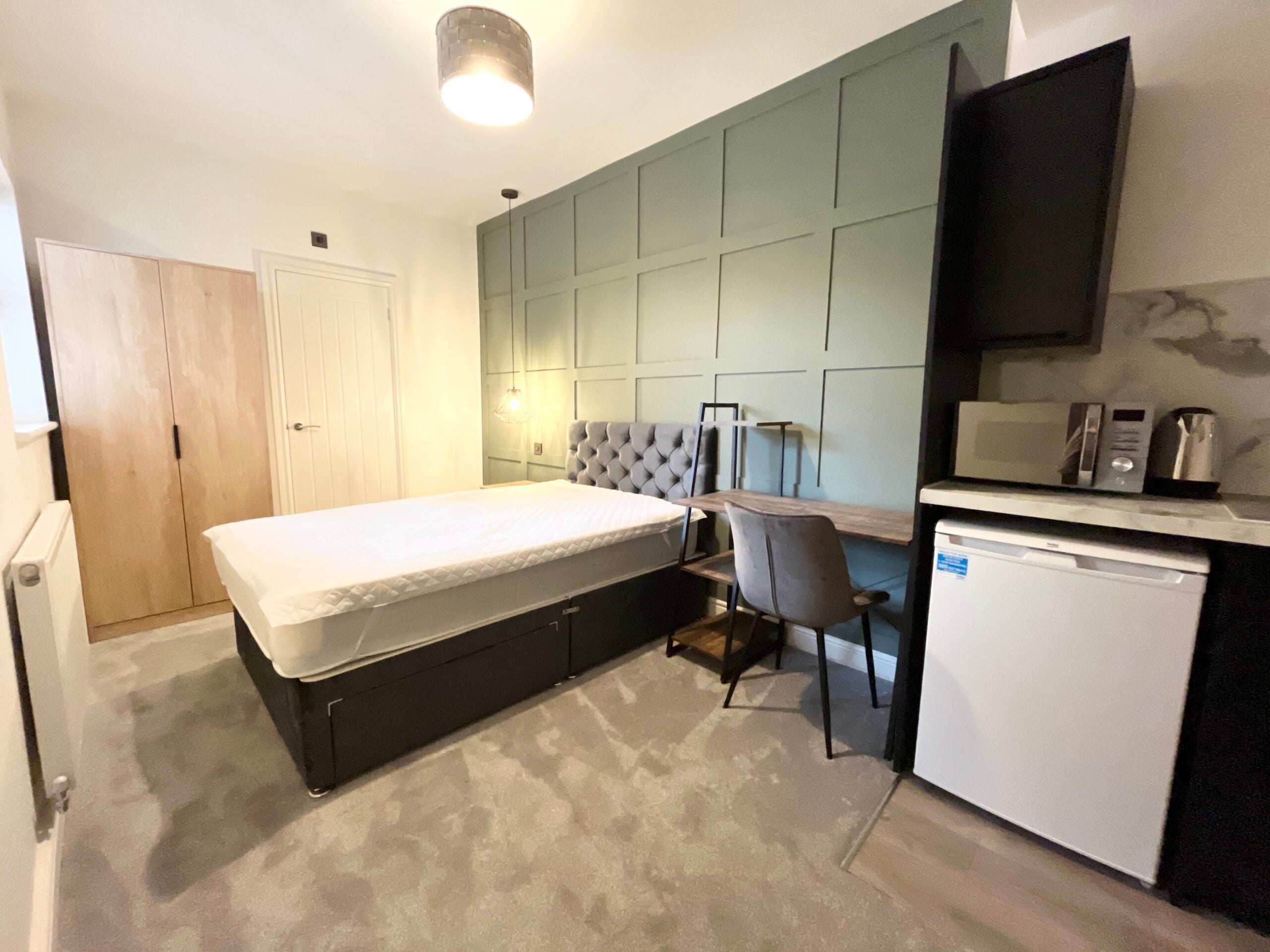 Room St Margarets Road in Peterborough