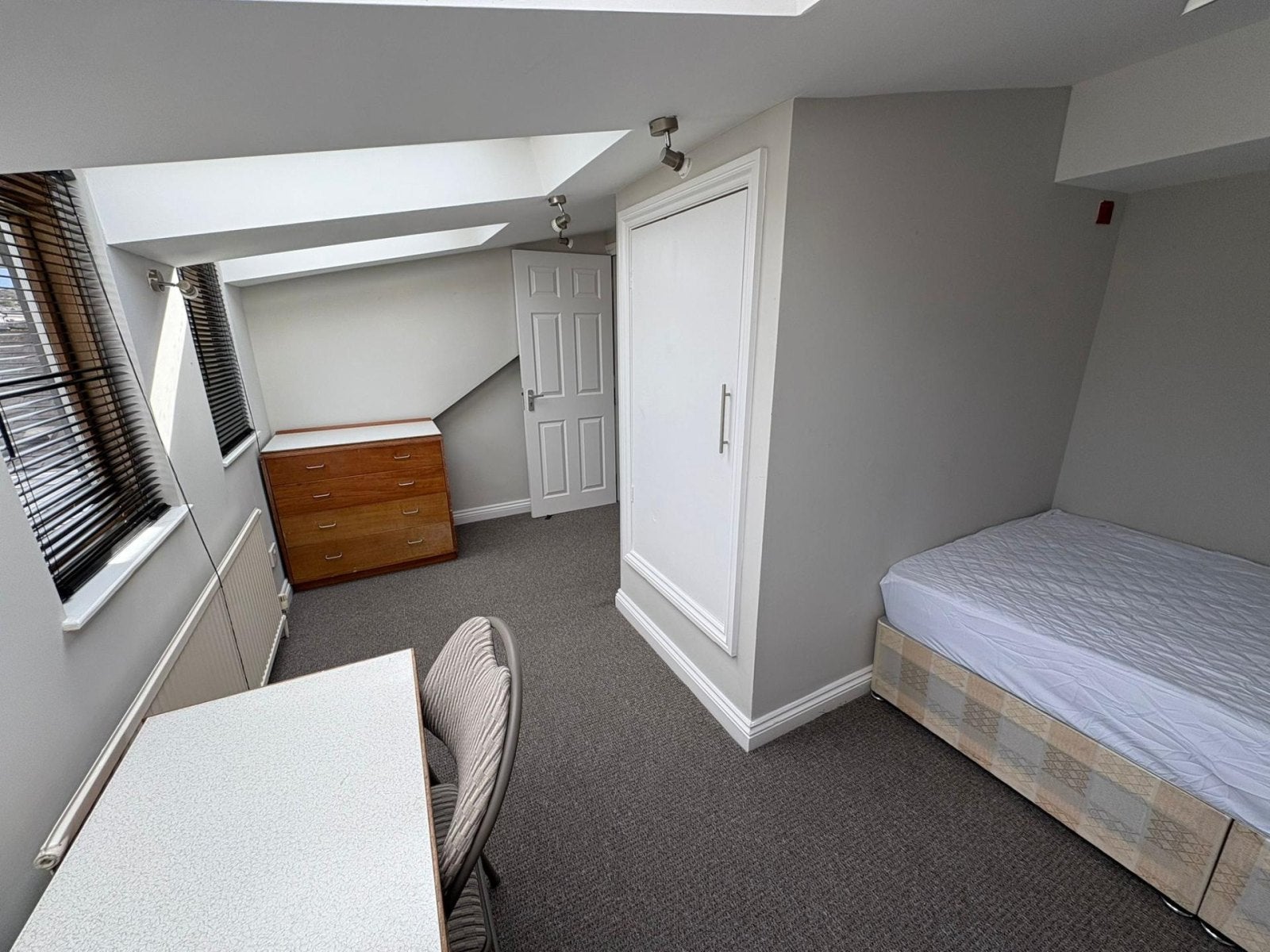 Flat Lancing Road in Sheffield