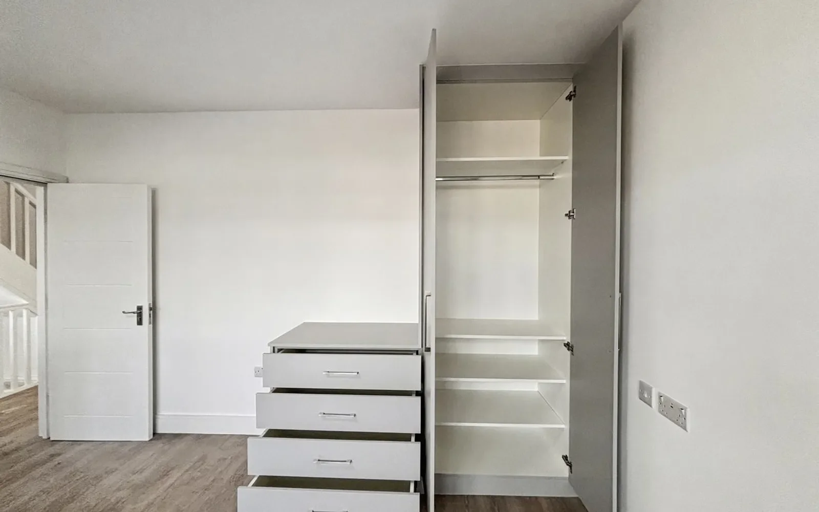 Room Kenton Road in Greater London