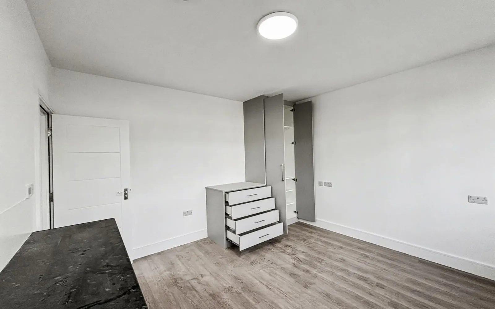 Room Kenton Road in Greater London
