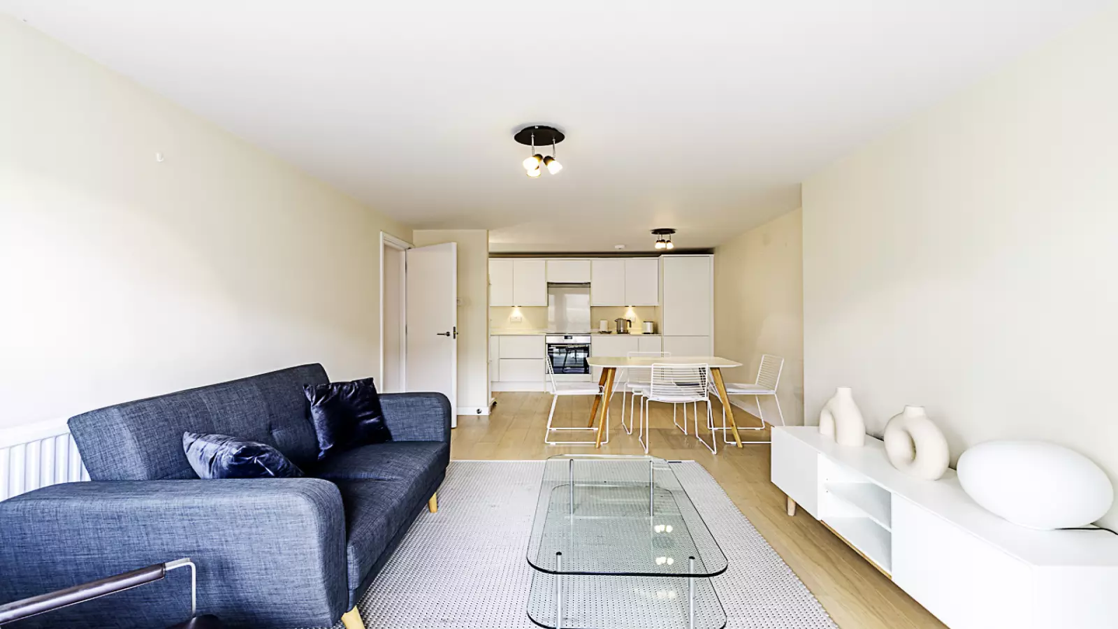 Flat Eaton Terrace in City of Westminster