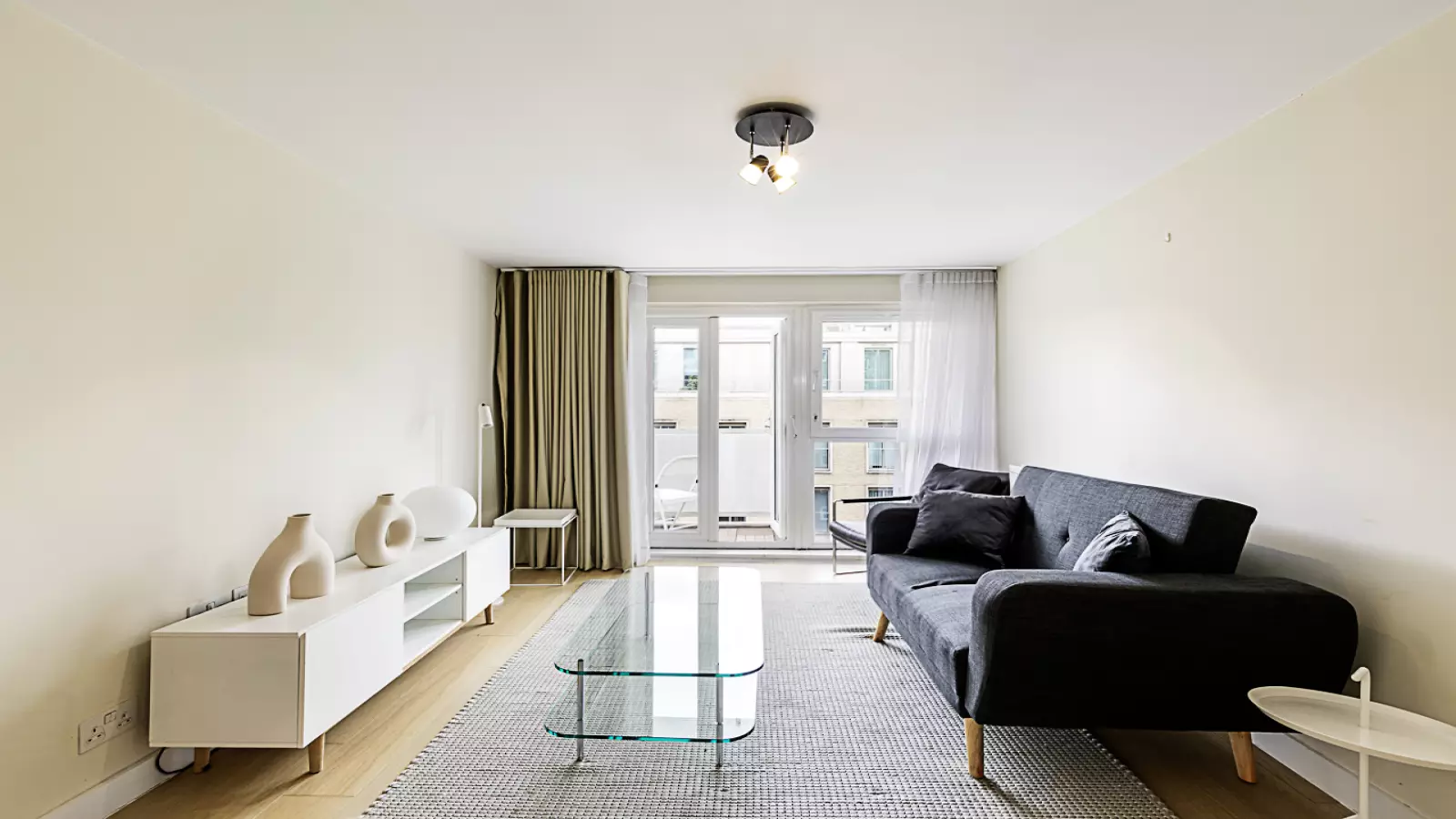 Flat Eaton Terrace in City of Westminster