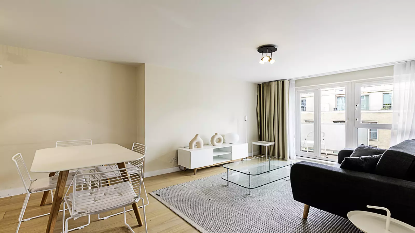 Flat Eaton Terrace in City of Westminster