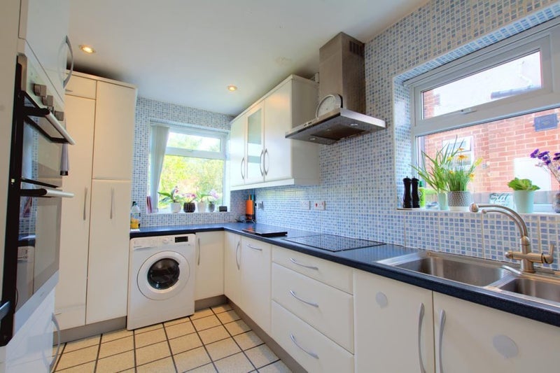 Room Arno Vale Road in Nottingham