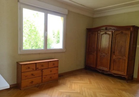 Room Rue des Treilles in Libourne