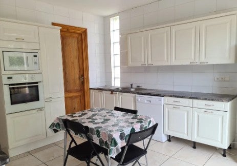 Room Rue des Treilles in Libourne