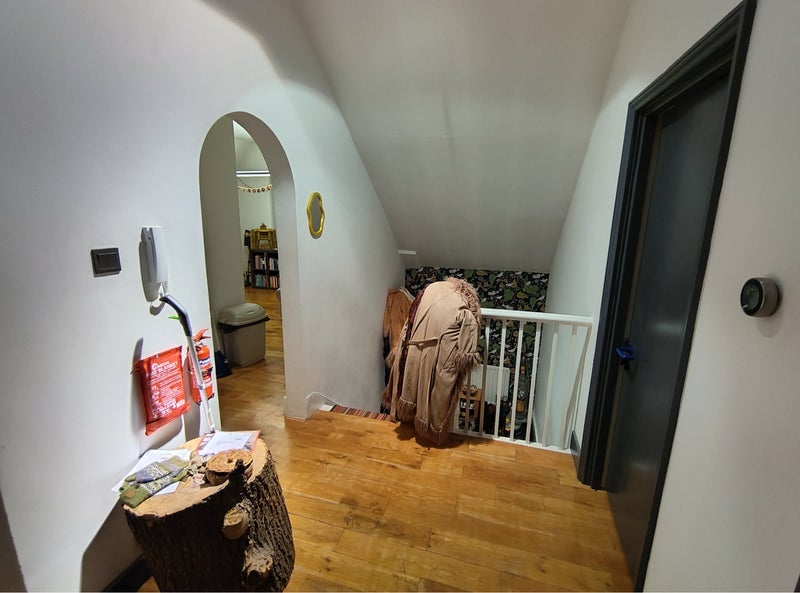 Room Warminster Road in Greater London
