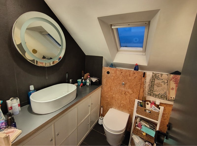 Room Warminster Road in Greater London