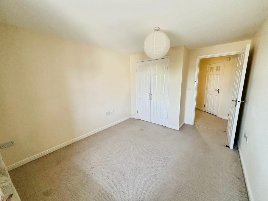 Flat Bridgewater Close in Salisbury