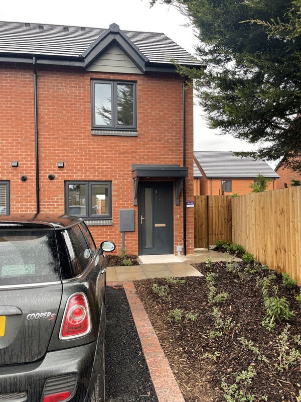 Room Seven Acre Close in Warwick