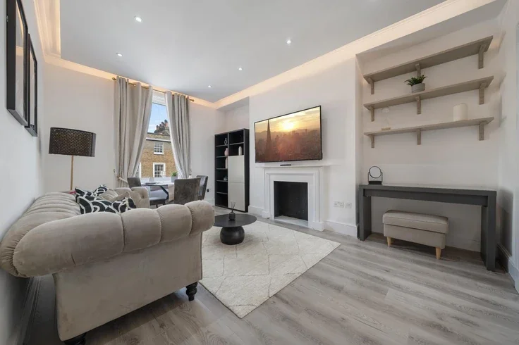 Flat Lower Belgrave Street in City of Westminster