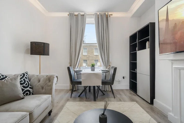 Flat Lower Belgrave Street in City of Westminster