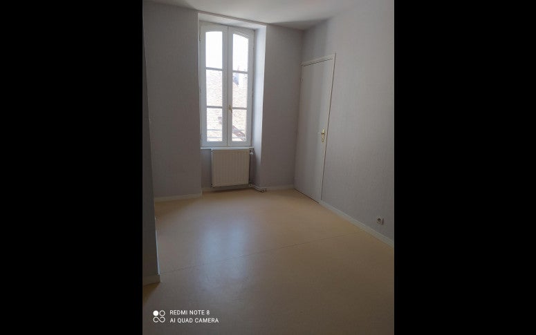 Flat Route Nationale in Ingrandes