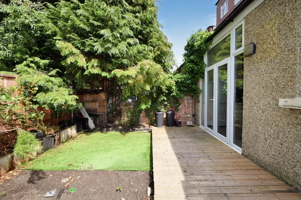 Flat Hindes Road in London