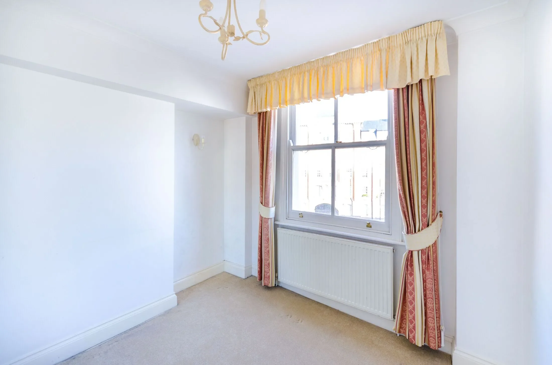 Flat Vauxhall Bridge Road in City of Westminster