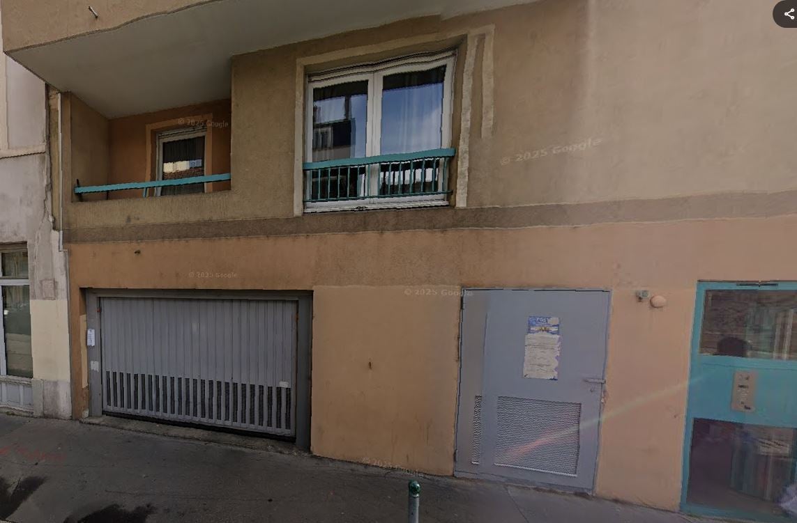 Flat Rue d'Anvers in Lyon