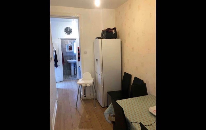 Flat Cassiobury Road in Greater London