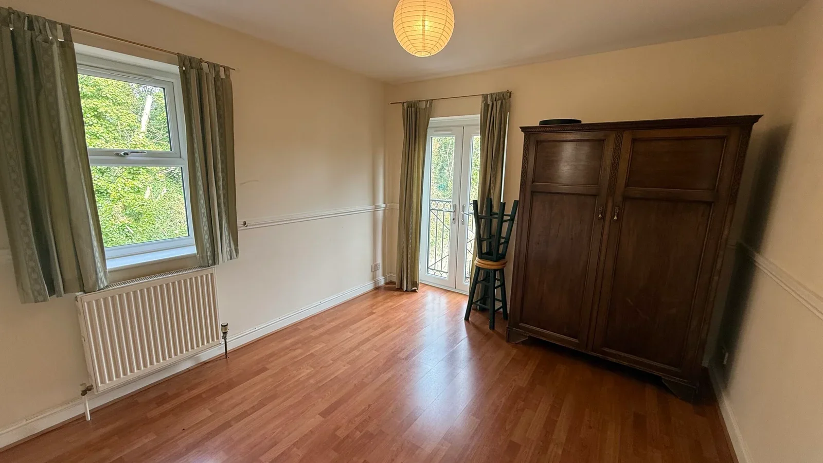 Flat Eastfield Road in Bristol