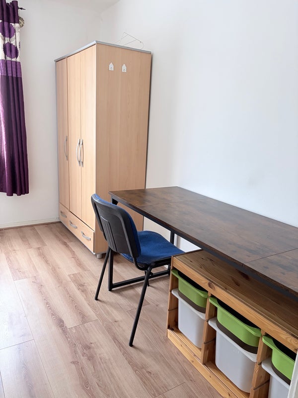 Room Boneta Road in Greater London