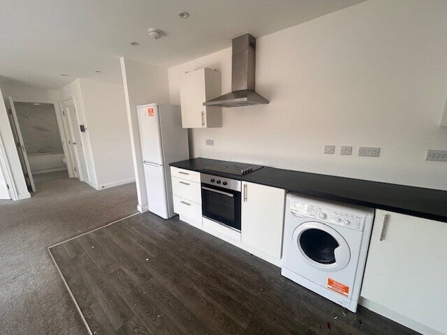 Flat M1 in Slip End