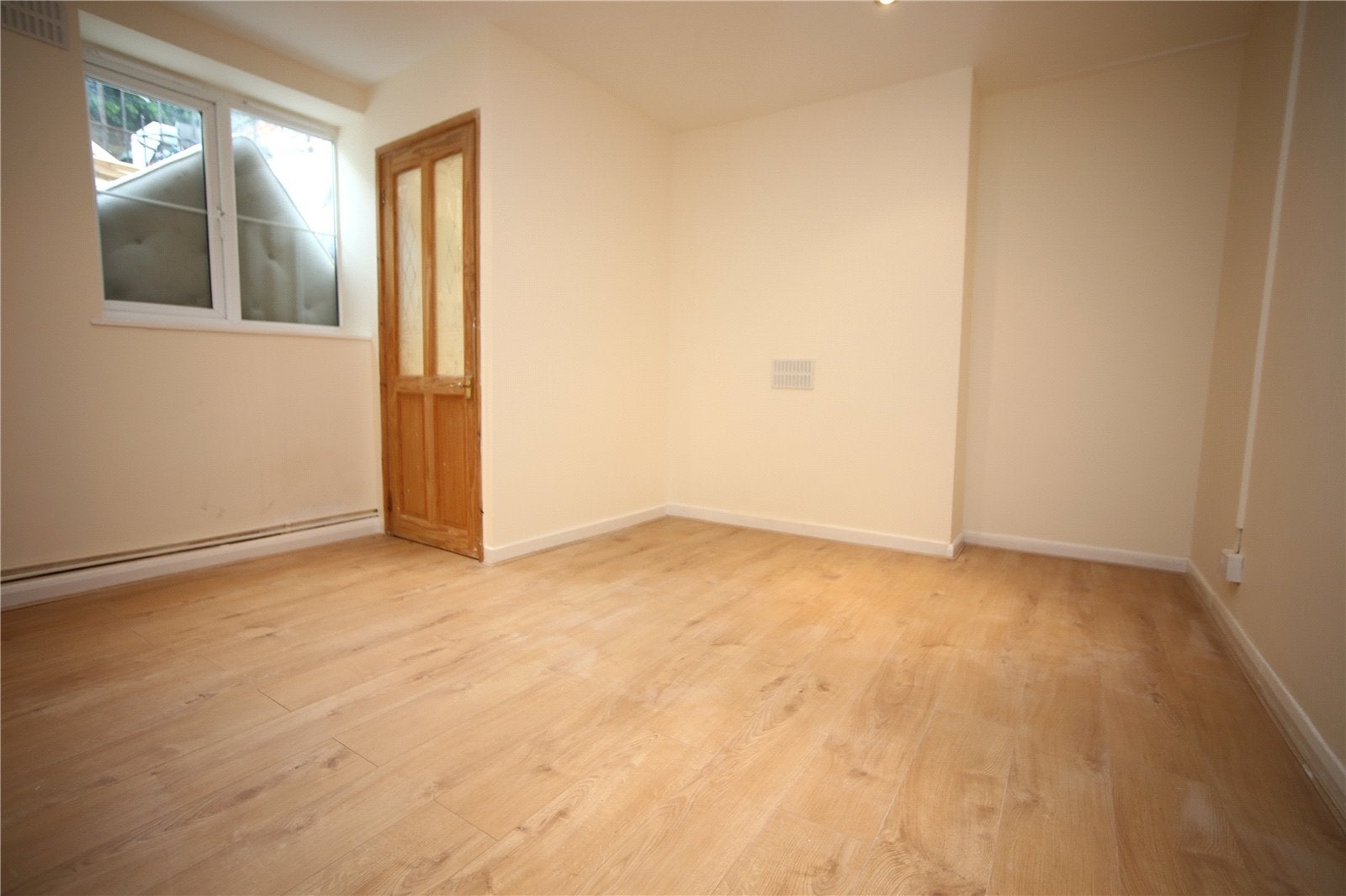 Flat Grosvenor Place South in Cheltenham