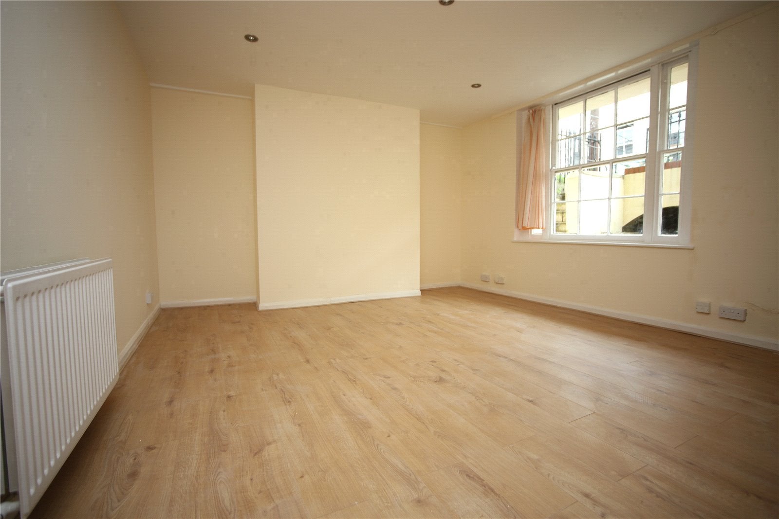 Flat Grosvenor Place South in Cheltenham