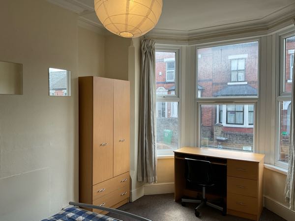 Room Balfour Road in Nottingham