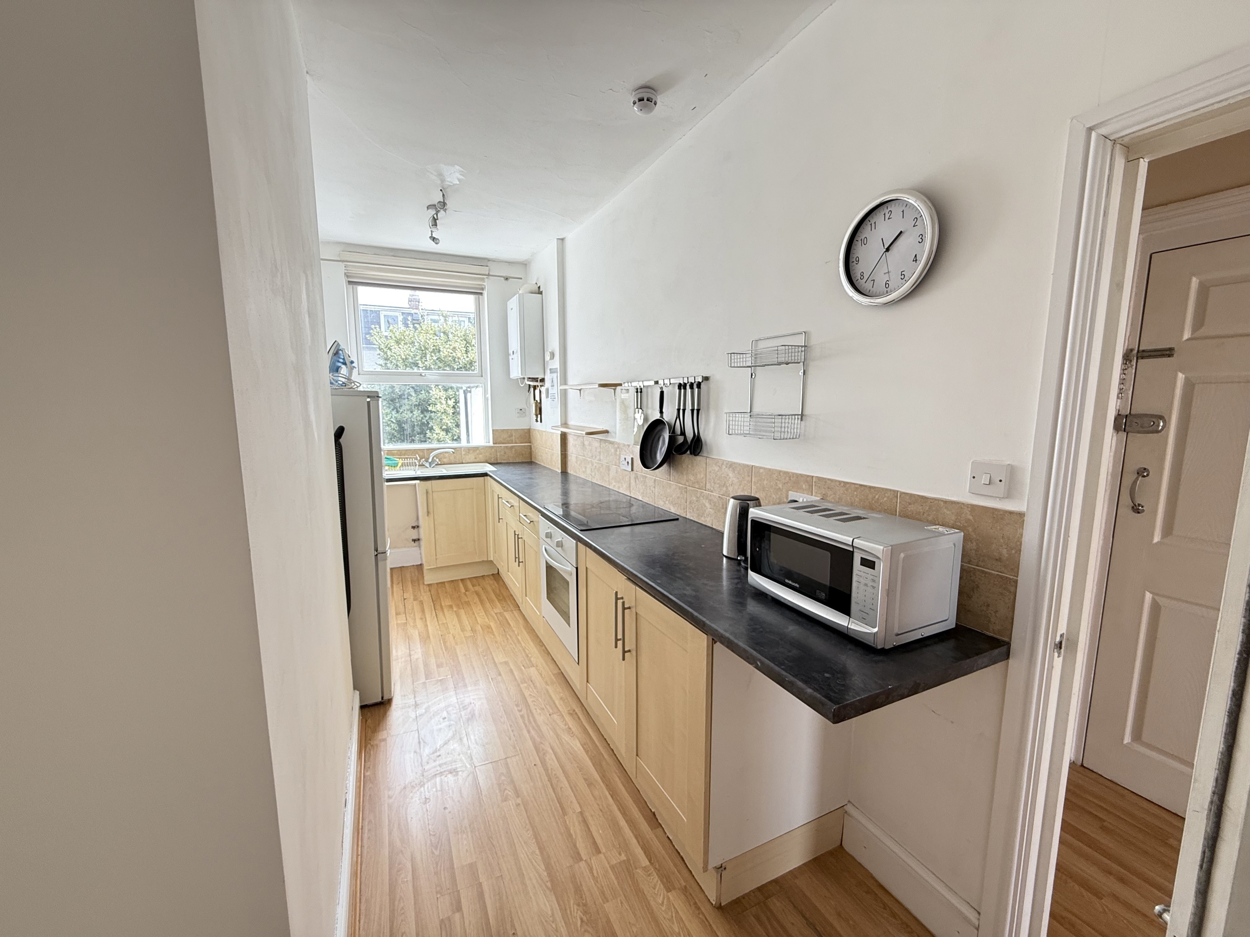 Flat Raleigh Road in Exeter