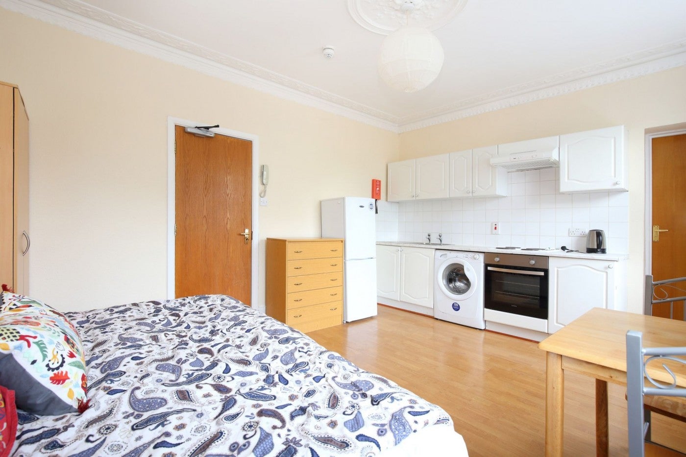 Flat Lotus Mews in Greater London