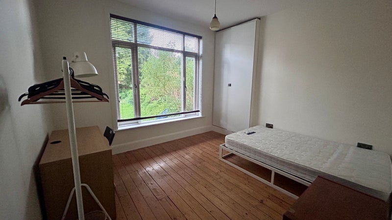 Room Clyde Road in Manchester