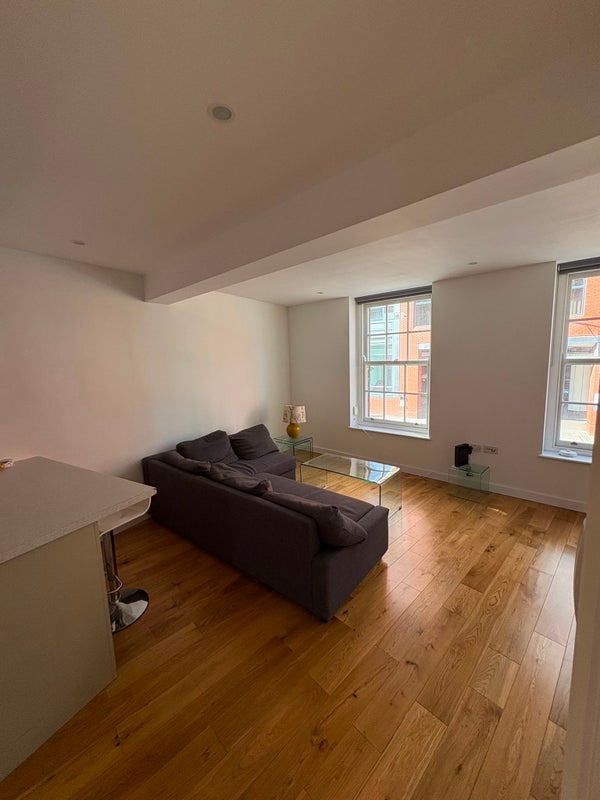 Room King's Cross Road in Greater London