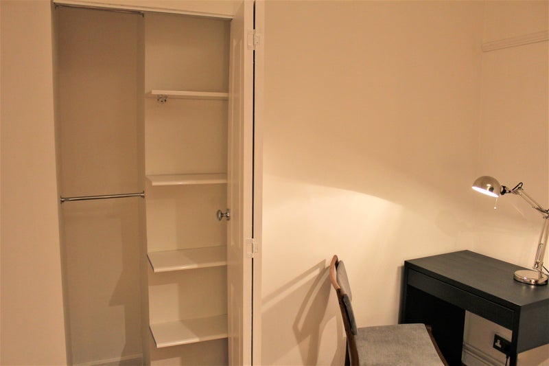 Room Brisbane Street in Greater London