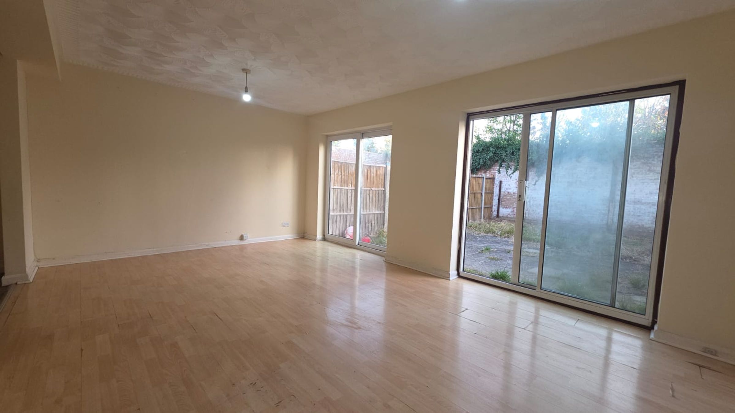 Flat Manpreet Court in Greater London