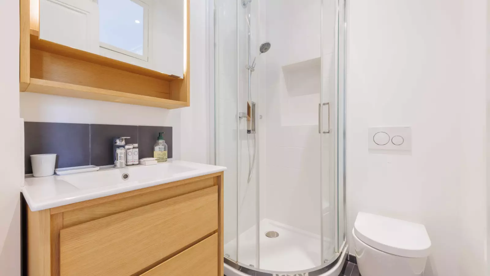 Flat Rue Legendre in Paris