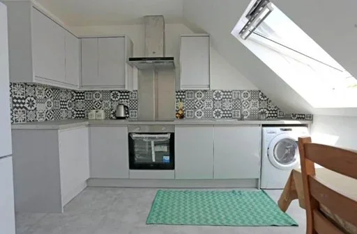 Room Whalebone Lane North in Greater London