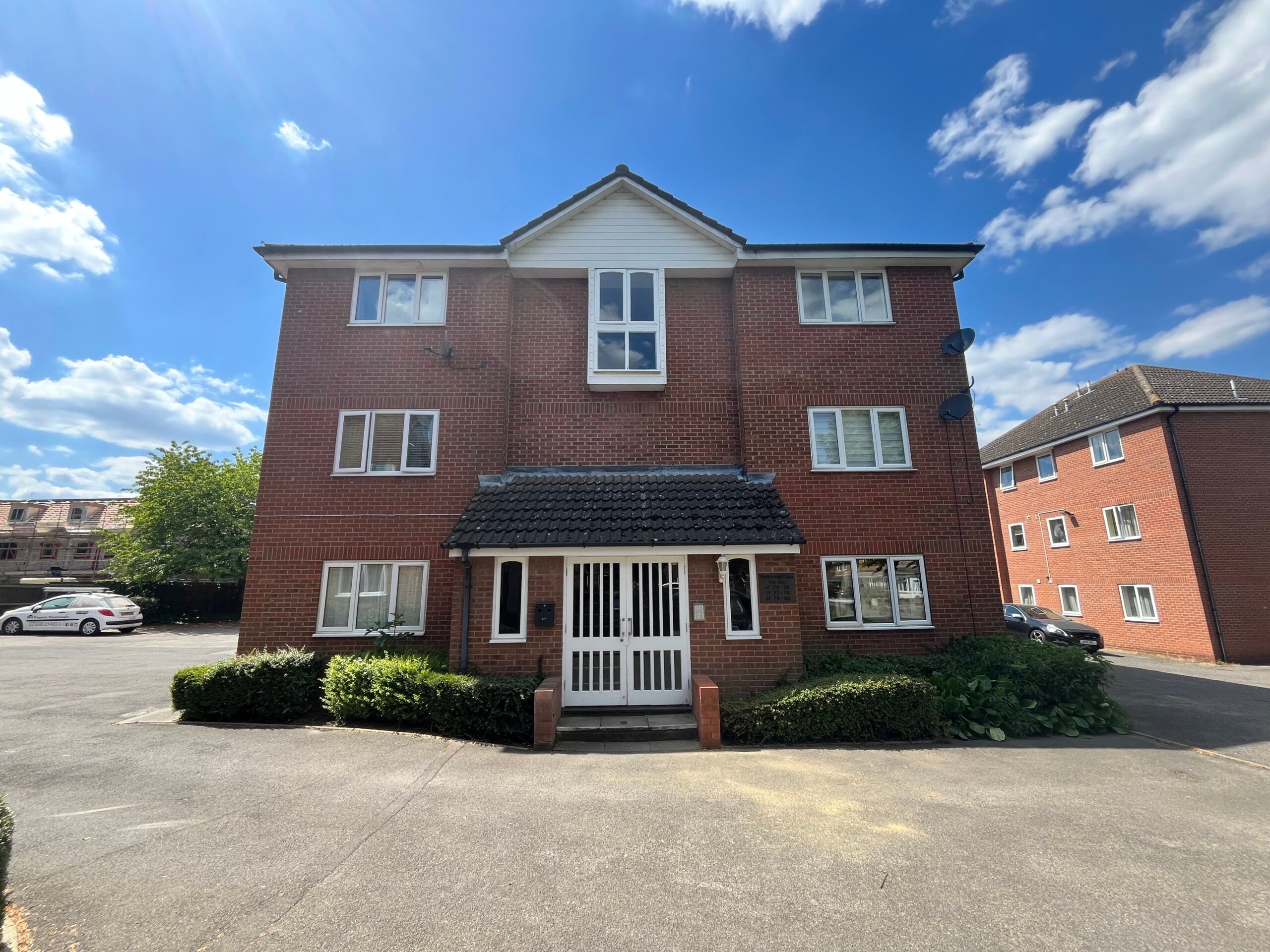 Flat Flamborough Close in Peterborough