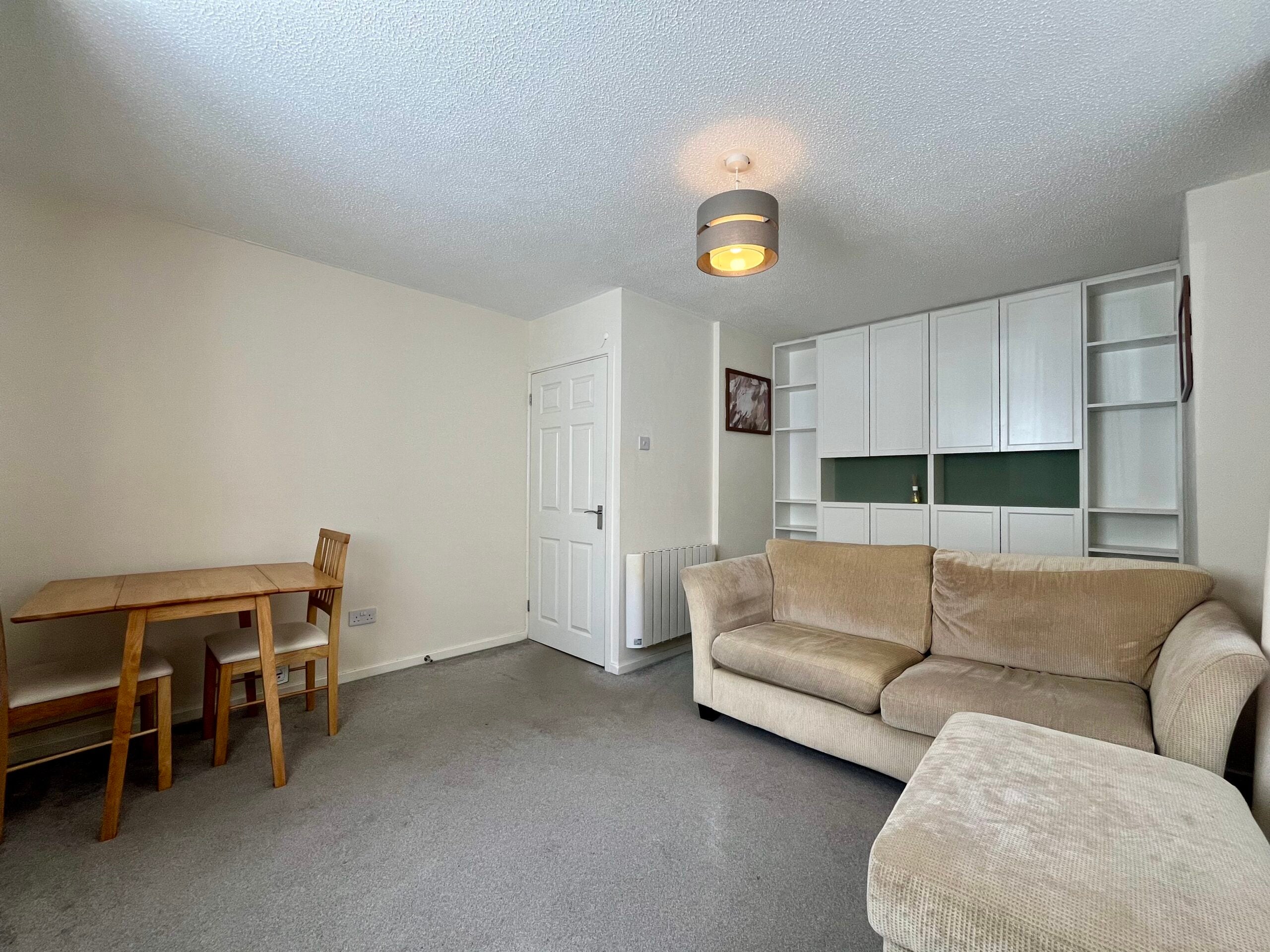 Flat Flamborough Close in Peterborough