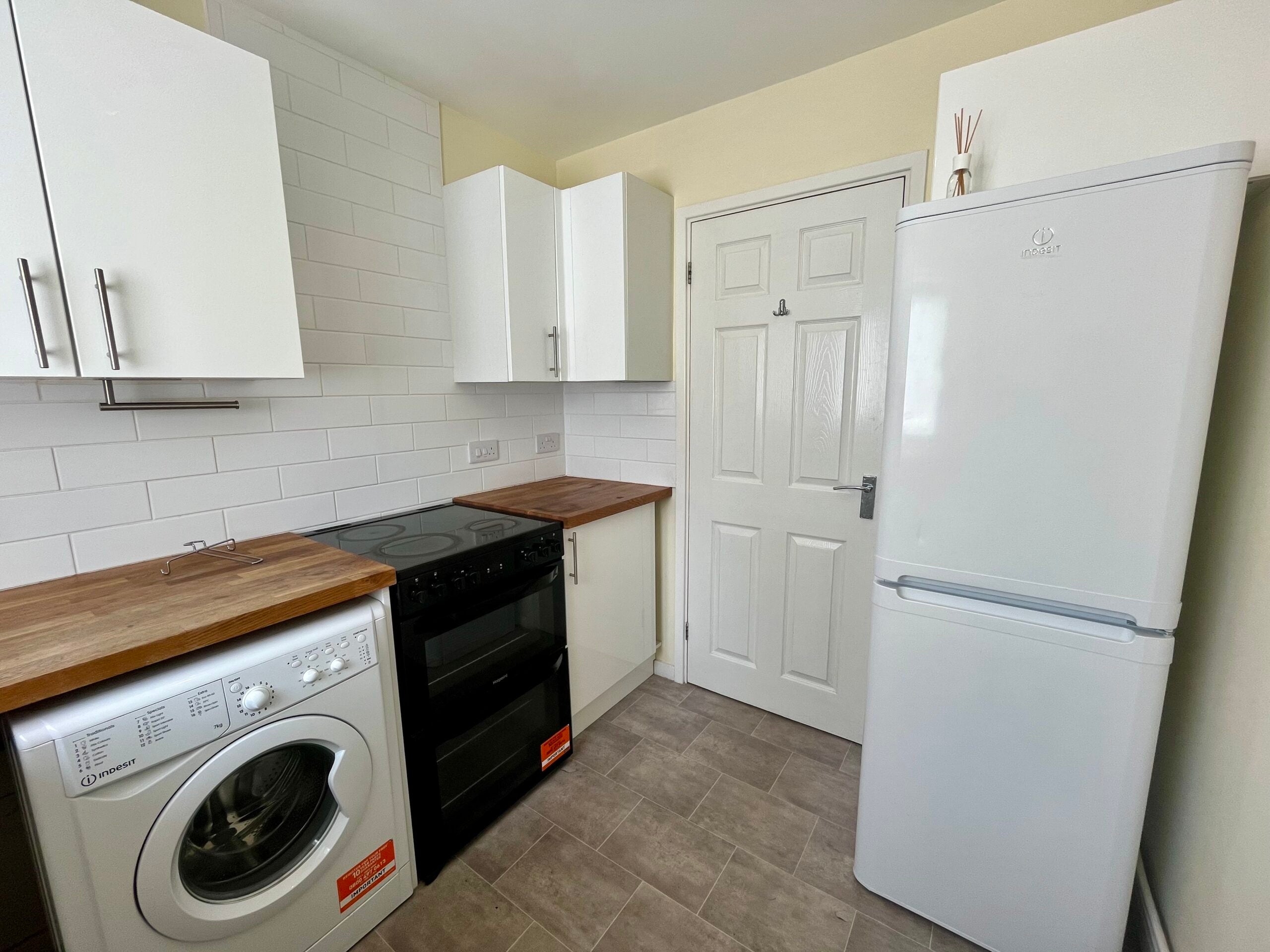 Flat Flamborough Close in Peterborough