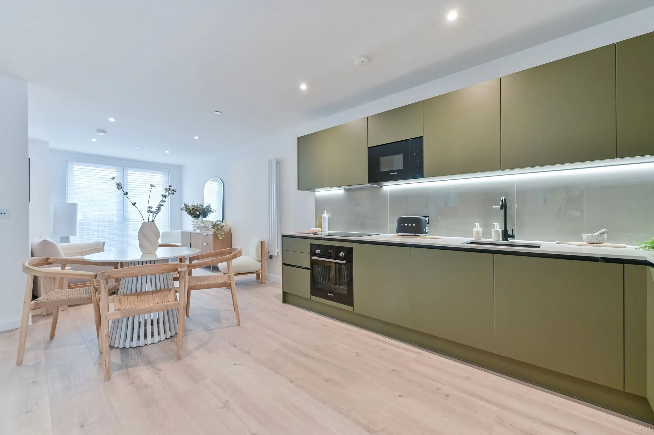 Flat Ravensbury Terrace in Greater London