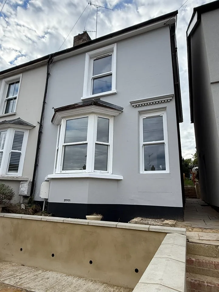 House Earlsbrook Road in Reigate and Banstead