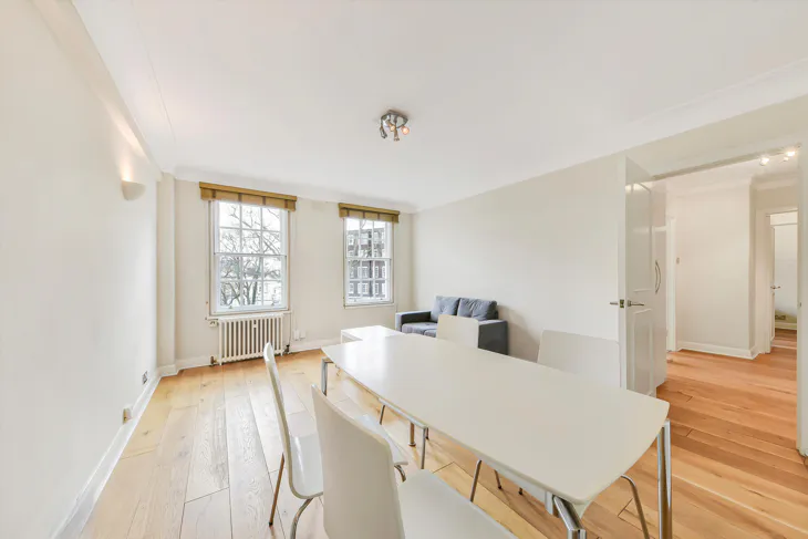 Flat Eton College Road in Greater London