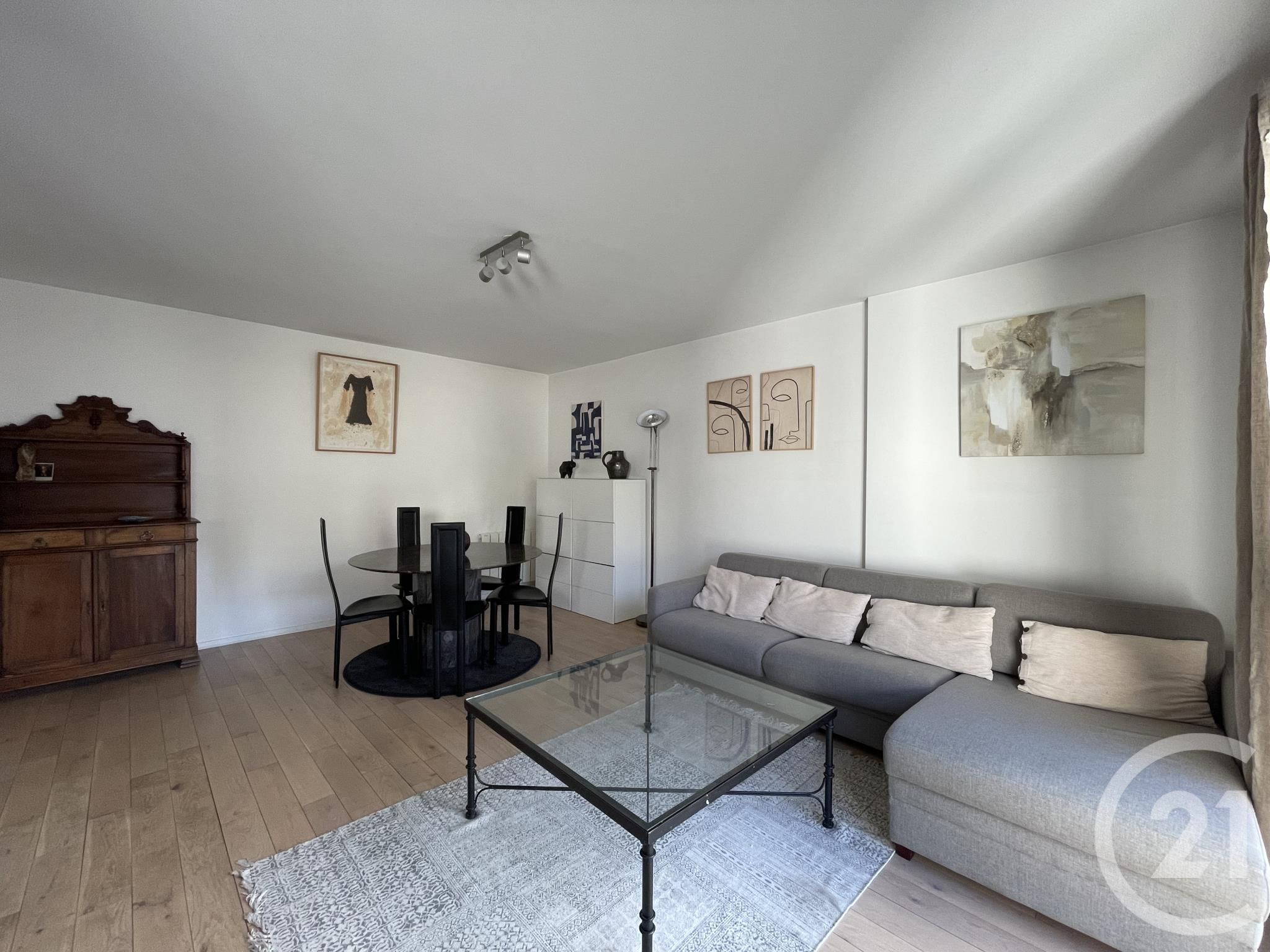 Appartement Rue Fessart à Paris
