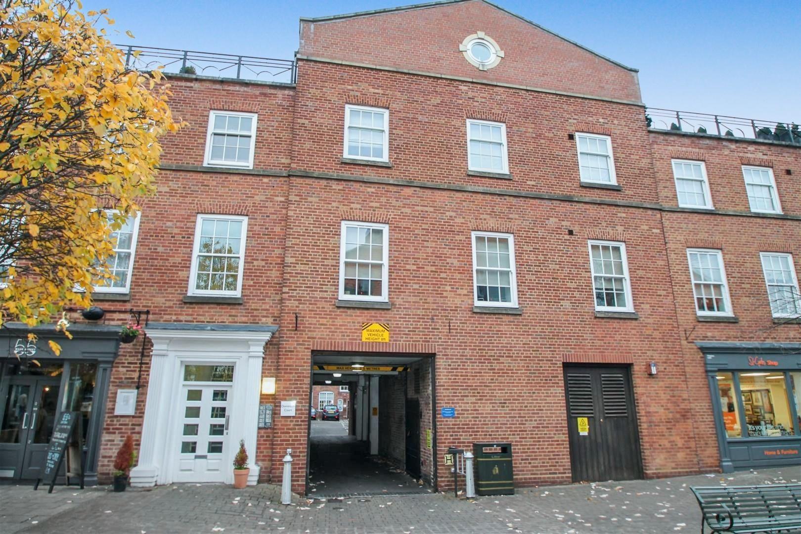 Flat Wade Street in Lichfield